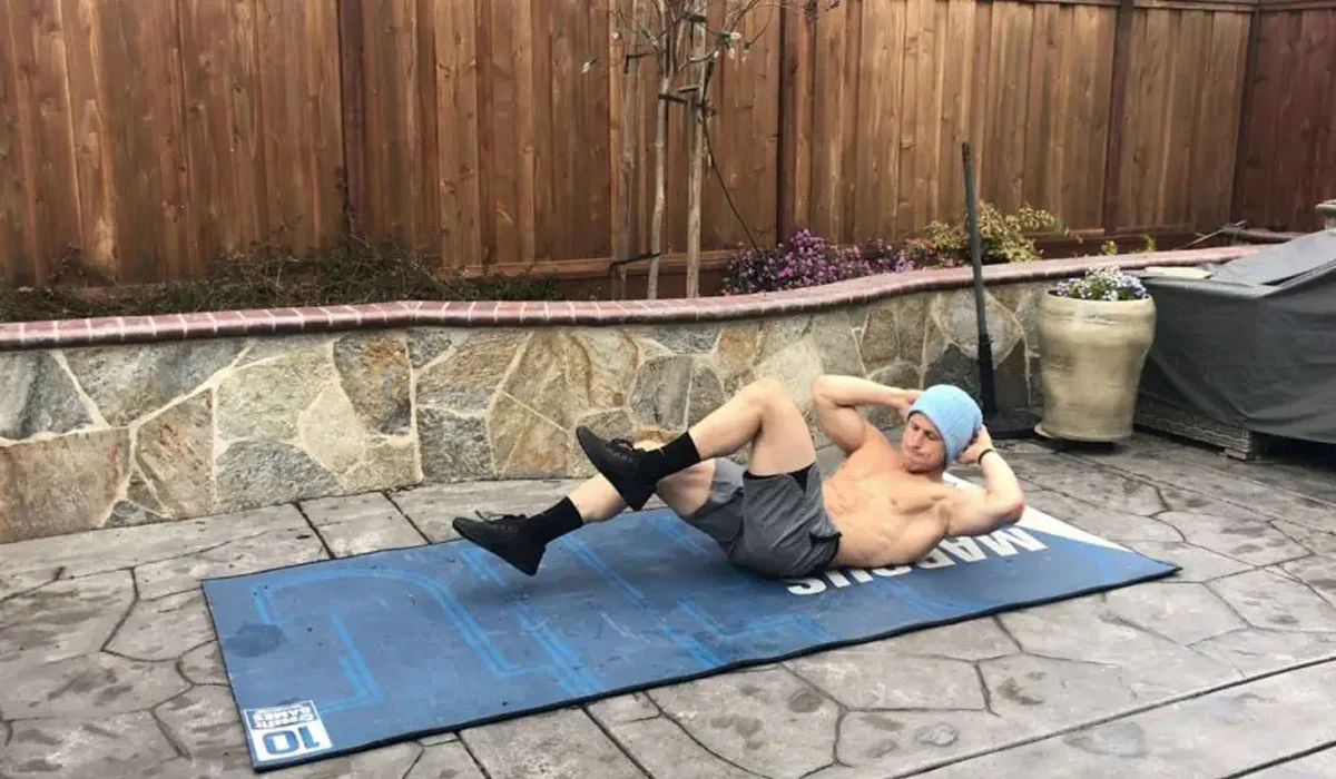 Crunches for Abdominal Muscle Activation